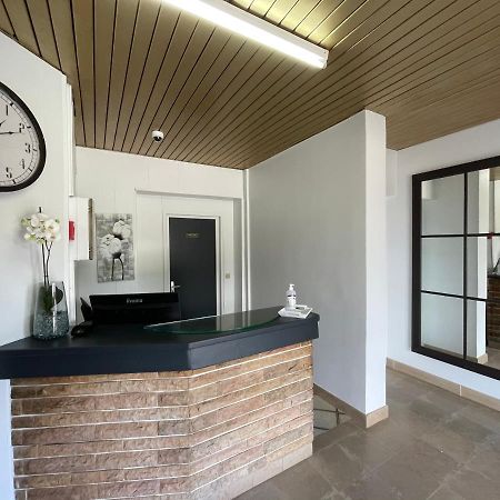 Hotel Les 4 Chenes Pontault-Combault Luaran gambar