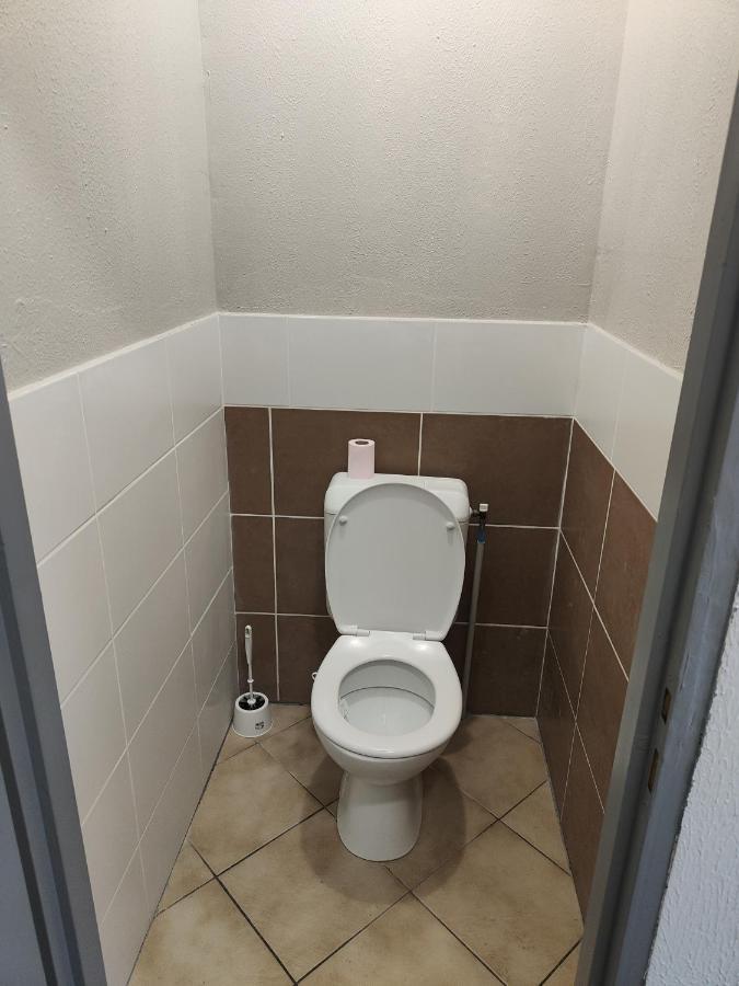 Hotel Les 4 Chenes Pontault-Combault Luaran gambar